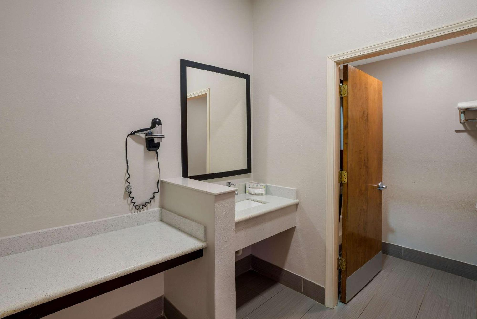 Rodeway Inn Brandon Esterno foto